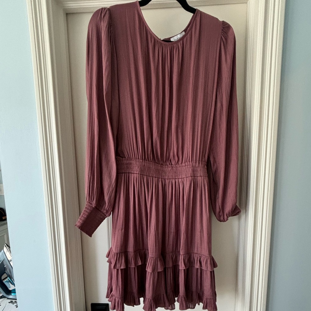 Evereve Medium satin dress - in new condition, worn one time